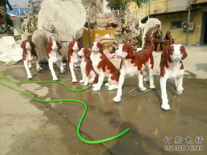 草地小狗雕塑 彩繪仿真擺件 公園草地小狗雕塑 草地小狗雕塑 彩繪仿真擺件 公園草地小狗雕塑