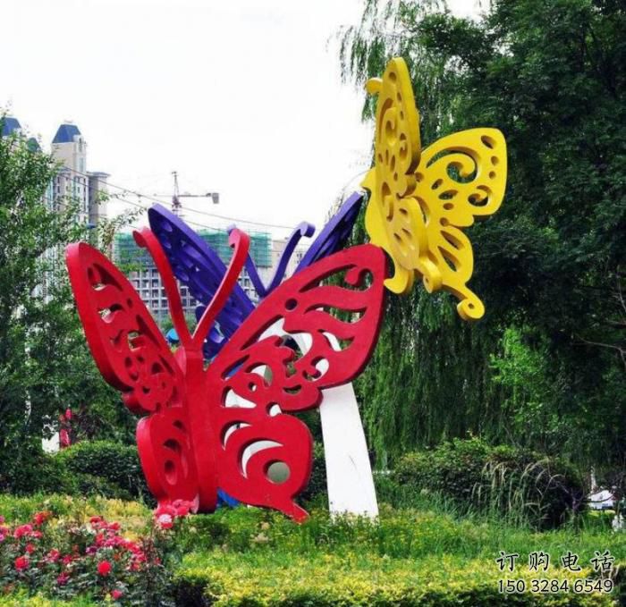 鏤空蝴蝶雕塑 噴漆草地擺件 戶外別墅區(qū)蝴蝶雕塑廠家