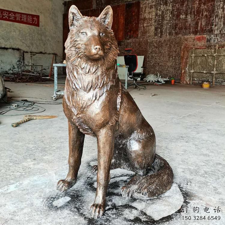 仿古狼雕塑廠家 酒店賓館小品 玄關(guān)現(xiàn)代狼雕塑 仿古狼雕塑廠家 酒店賓館小品 玄關(guān)現(xiàn)代狼雕塑