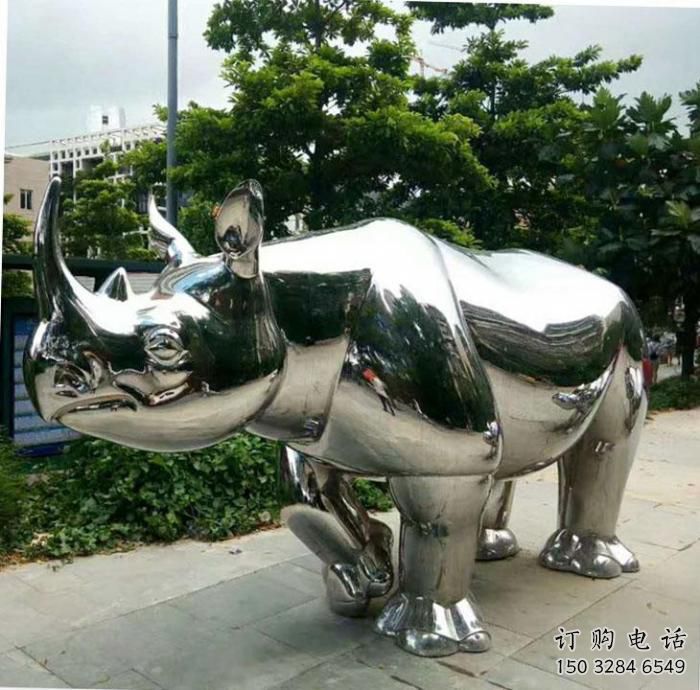 草地犀牛雕塑廠家 海洋異形小品 室內(nèi)異形犀牛雕塑