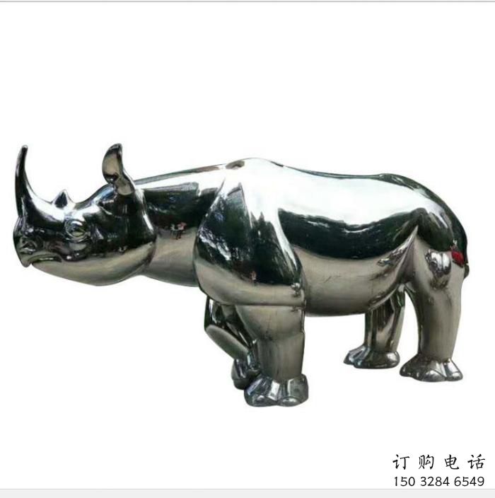 玄關(guān)犀牛雕塑廠家 創(chuàng)意鏡面擺件 風(fēng)景區(qū)仿真犀牛雕塑