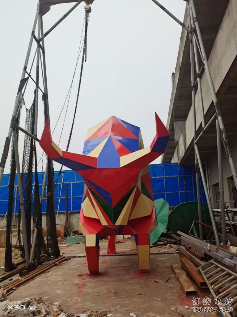 大門口牛雕塑廠家 歐式賓館擺件 風(fēng)景區(qū)抽象牛雕塑
