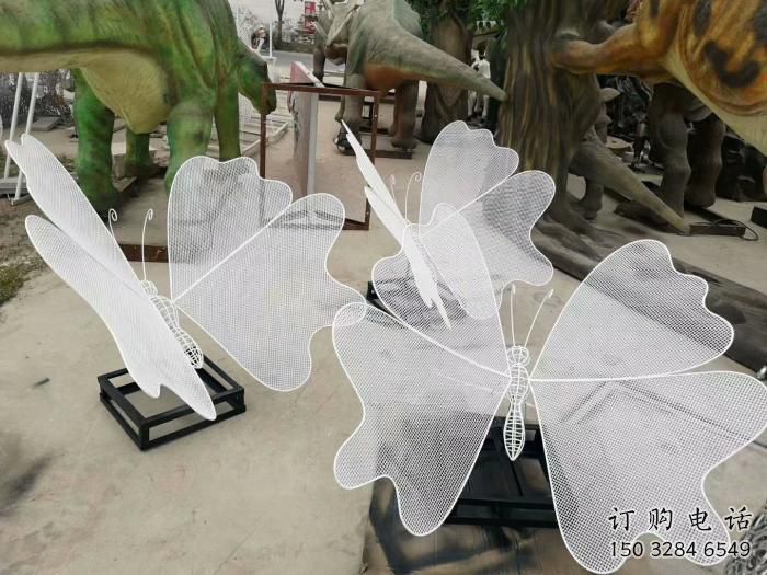 鏤空彩蝶雕塑廠家 現(xiàn)代抽象擺件 草地切面彩蝶雕塑