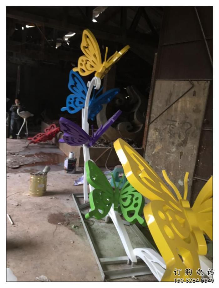 鏤空彩蝶雕塑廠家 大型廣場(chǎng)擺件 步行街異形彩蝶雕塑