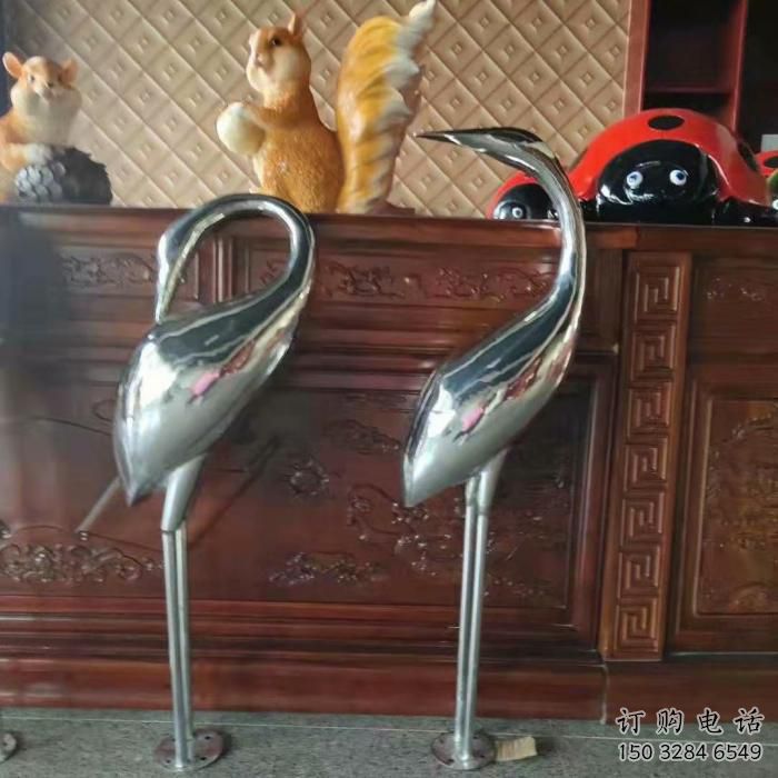 賓館丹頂鶴雕塑廠家 歐式仿真小品 戶外鏡面丹頂鶴雕塑
