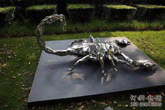 抽象蝎子雕塑廠家 創(chuàng)意戶外擺件 公園噴漆蝎子雕塑