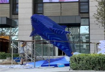 街道金魚雕塑廠家 創(chuàng)意村口小品 酒店拉絲金魚雕塑