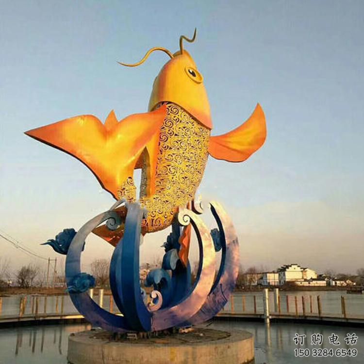 鏤空金魚雕塑廠家 創(chuàng)意抽象擺件 公園噴漆金魚雕塑