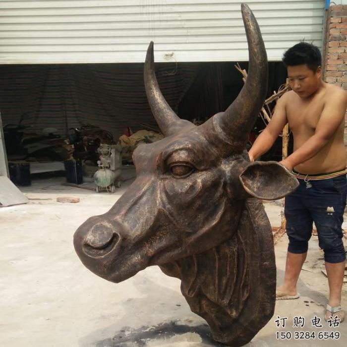 烤漆牛頭雕塑廠家 酒店地產(chǎn)擺件 戶外廣場牛頭雕塑