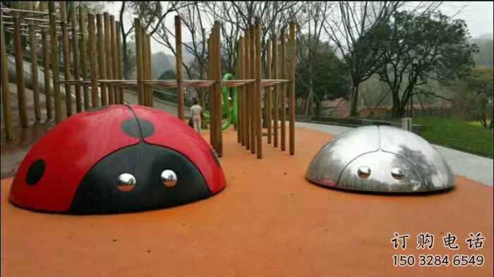 草地瓢蟲雕塑廠家 戶外異形小品 戶外公園瓢蟲雕塑