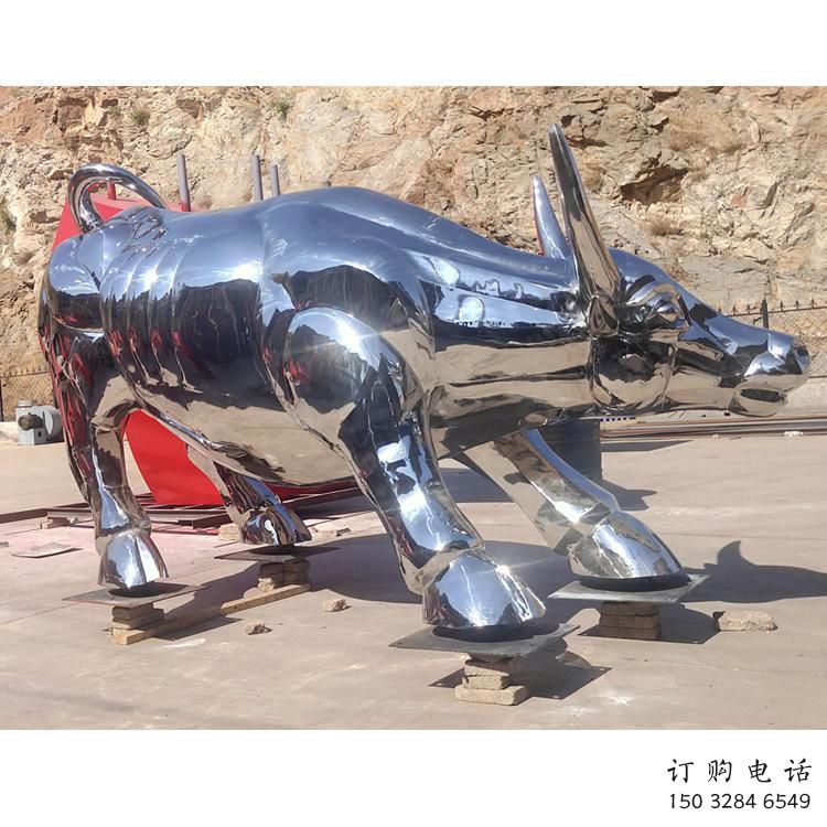 鍛造牛雕塑廠家 卡通鏡面擺件 廣場現(xiàn)代牛雕塑
