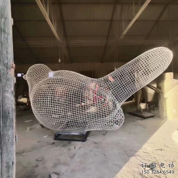 鏤空小鳥雕塑廠家 現(xiàn)代抽象擺件 草地切面小鳥雕塑