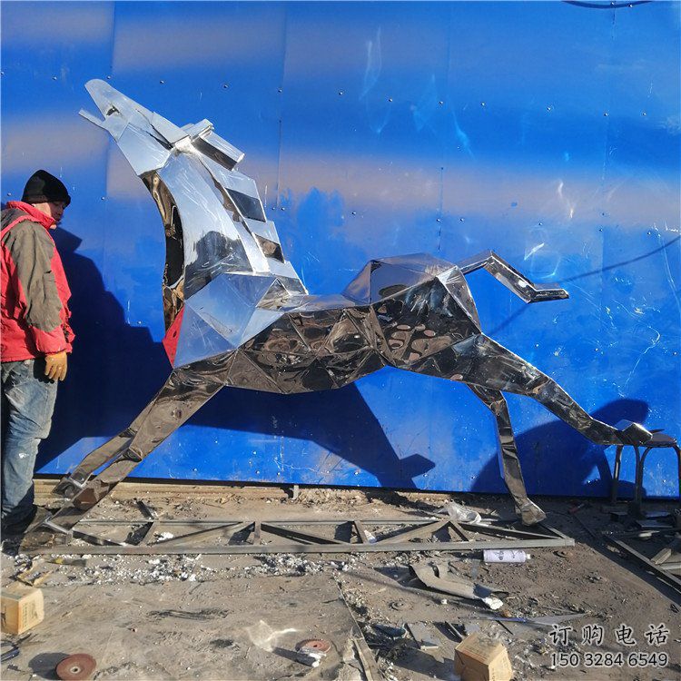 商業(yè)街奔馬雕塑廠家 大型創(chuàng)意擺件 步行街異形奔馬雕塑
