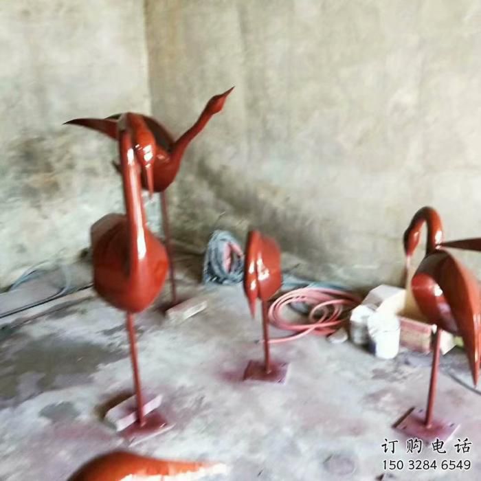 大門口雀鳥雕塑廠家 歐式抽象擺件 風(fēng)景區(qū)仿古雀鳥雕塑 大門口雀鳥雕塑廠家 歐式抽象擺件 風(fēng)景區(qū)仿古雀鳥雕塑