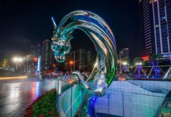 步行街水龍雕塑廠家 創(chuàng)意鋼管擺件 草地切面水龍雕塑
