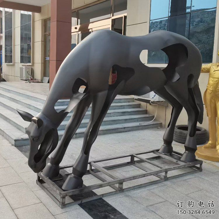 園林跑馬雕塑廠家 大型現(xiàn)代擺件 街道仿古跑馬雕塑