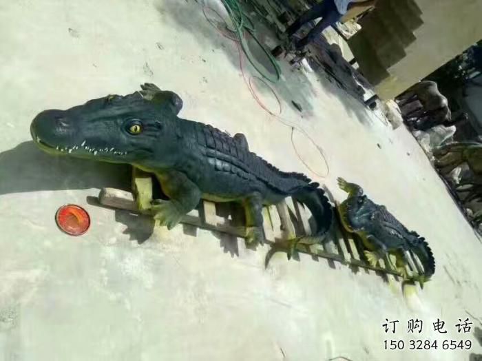 草地鱷魚雕塑廠家 海洋異形小品 公園異形鱷魚雕塑 草地鱷魚雕塑廠家 海洋異形小品 公園異形鱷魚雕塑