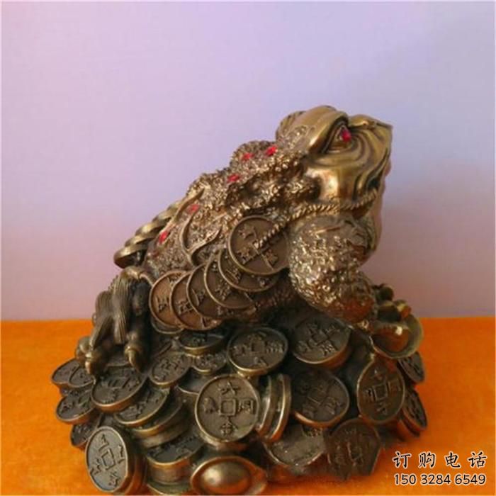 噴漆金蟾雕塑廠家 現(xiàn)代廣場小品 大型酒店金蟾雕塑 噴漆金蟾雕塑廠家 現(xiàn)代廣場小品 大型酒店金蟾雕塑
