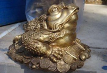 仿古金蟾雕塑廠家 戶外賓館小品 玄關(guān)彩繪金蟾雕塑