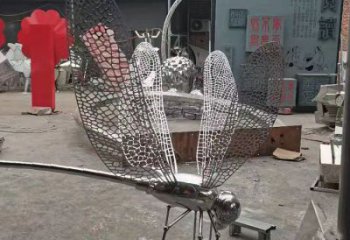 抽象蜻蜓點(diǎn)水雕塑廠家 創(chuàng)意擺件 幾何鏡面蜻蜓點(diǎn)水雕塑