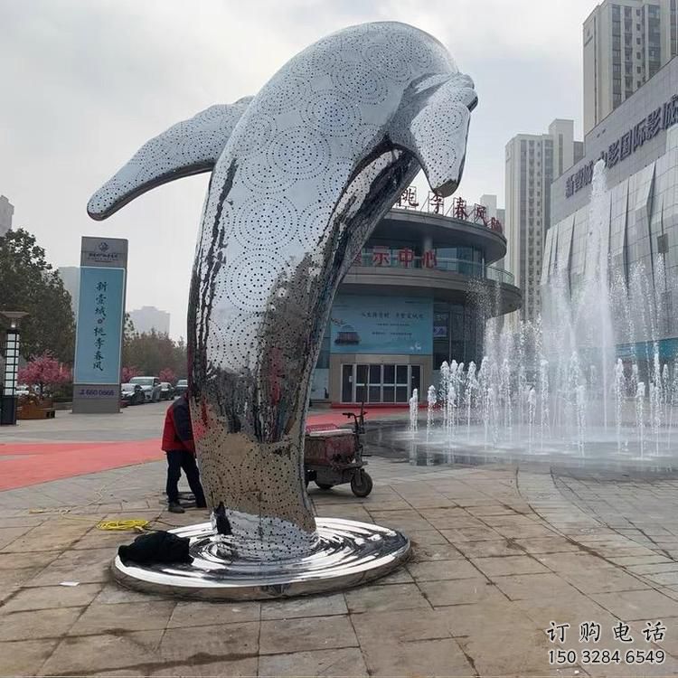 鍛造鯨魚雕塑廠家 抽象鏡面擺件 廣場啞光鯨魚雕塑