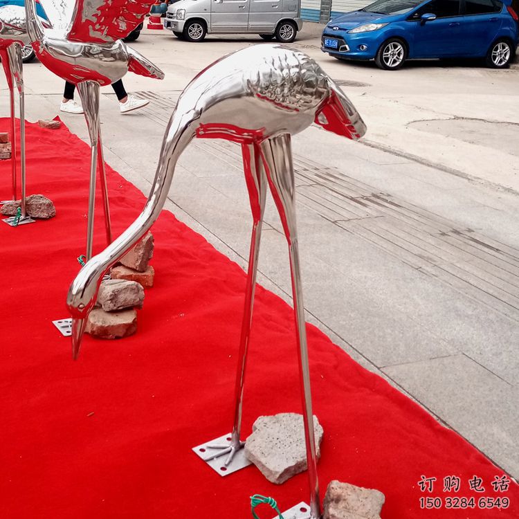 幾何鶴雕塑廠家 中式抽象擺件 草地仿真鶴雕塑 幾何鶴雕塑廠家 中式抽象擺件 草地仿真鶴雕塑