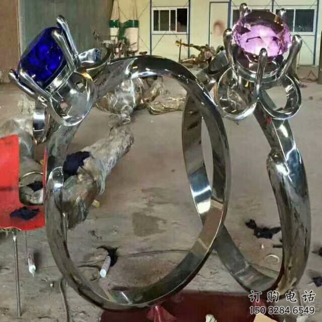 異形指環(huán)雕塑廠家 現(xiàn)代小品 公園不銹鋼指環(huán)雕塑 異形指環(huán)雕塑廠家 現(xiàn)代小品 公園不銹鋼指環(huán)雕塑
