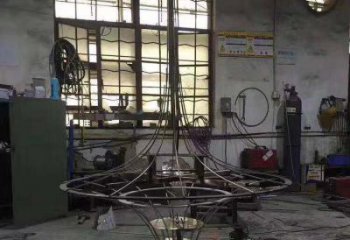 戶外陀螺雕塑廠家 噴漆小品 生產(chǎn)不銹鋼陀螺雕塑