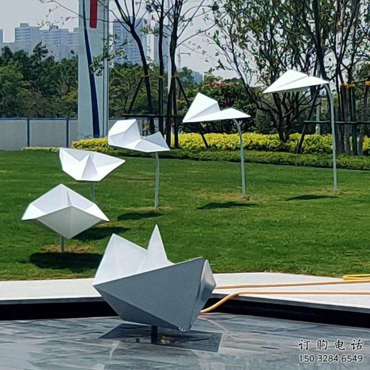 廣場小船雕塑廠家 創(chuàng)意小品 歐式不銹鋼小船雕塑生產(chǎn)