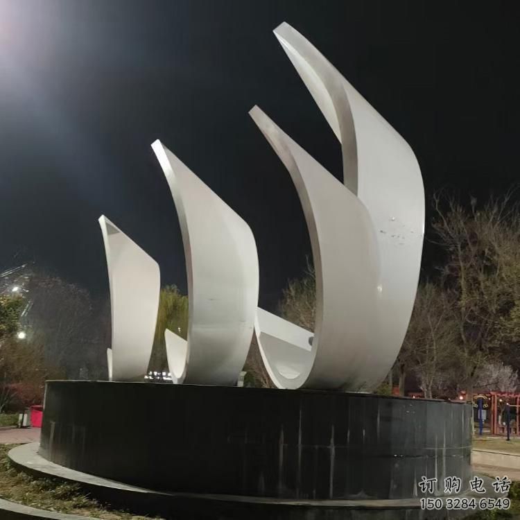 幾何小船雕塑廠家 創(chuàng)意小品 大門口不銹鋼小船雕塑 幾何小船雕塑廠家 創(chuàng)意小品 大門口不銹鋼小船雕塑