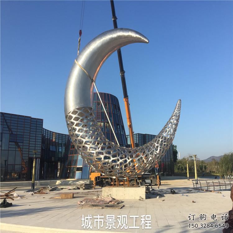 創(chuàng)意月亮雕塑廠家 現(xiàn)代鏤空小品 公園不銹鋼月亮雕塑生產