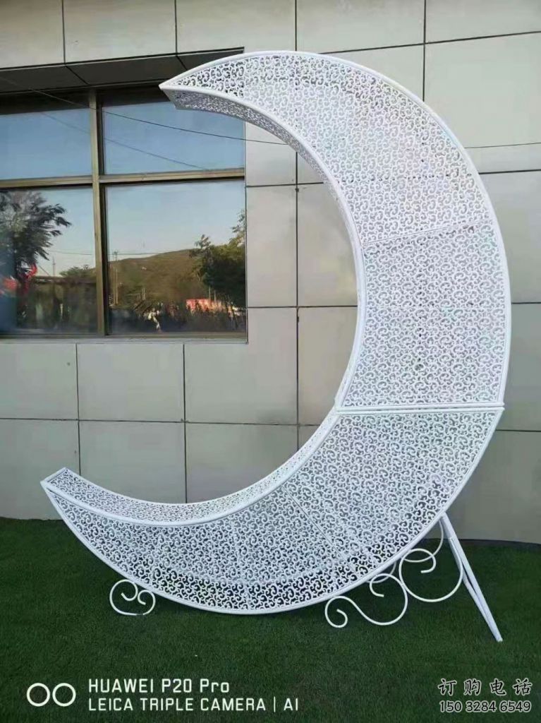 鏤空月牙雕塑廠家 園林小品 住宅小區(qū)不銹鋼月牙雕塑生產(chǎn) 鏤空月牙雕塑廠家 園林小品 住宅小區(qū)不銹鋼月牙雕塑生產(chǎn)