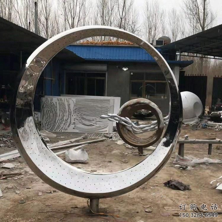 現(xiàn)代圓月雕塑廠家 大型別墅區(qū)擺件 鏡面不銹鋼圓月雕塑