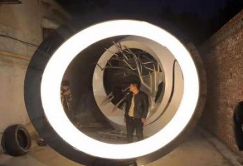 歐式圓月雕塑廠家 抽象擺件 現(xiàn)代燈光不銹鋼圓月雕塑制作