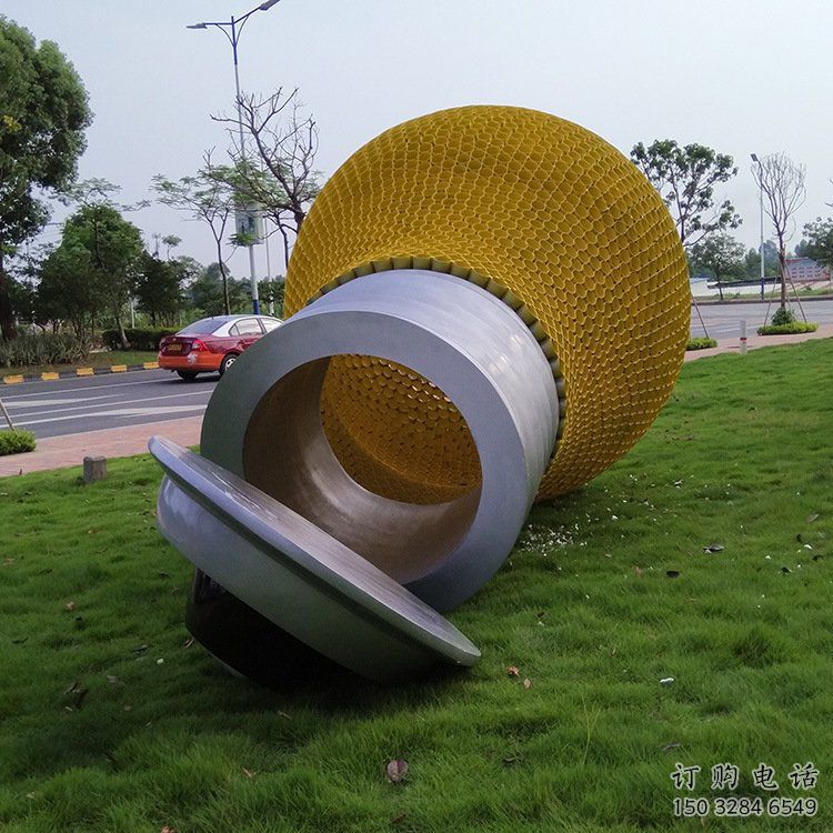 街道燈泡雕塑廠家 現(xiàn)代擺件 鏤空不銹鋼燈泡雕塑生產(chǎn)