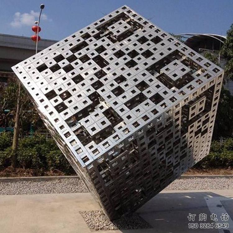 鏤空立方體雕塑廠家 廣場(chǎng)小品 鏤空不銹鋼立方體雕塑廠 鏤空立方體雕塑廠家 廣場(chǎng)小品 鏤空不銹鋼立方體雕塑廠