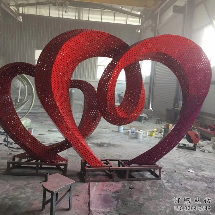 拉絲心心相印雕塑廠家 別墅區(qū)鏤空創(chuàng)意擺件 拉絲心心相印雕塑廠家 別墅區(qū)鏤空創(chuàng)意擺件
