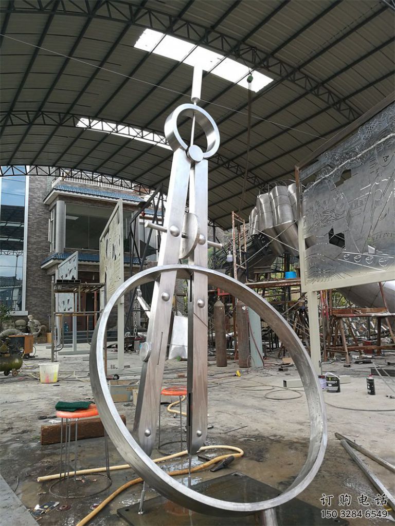 大型圓規(guī)雕塑廠家 鍛造小品 現(xiàn)代不銹鋼圓規(guī)雕塑廠