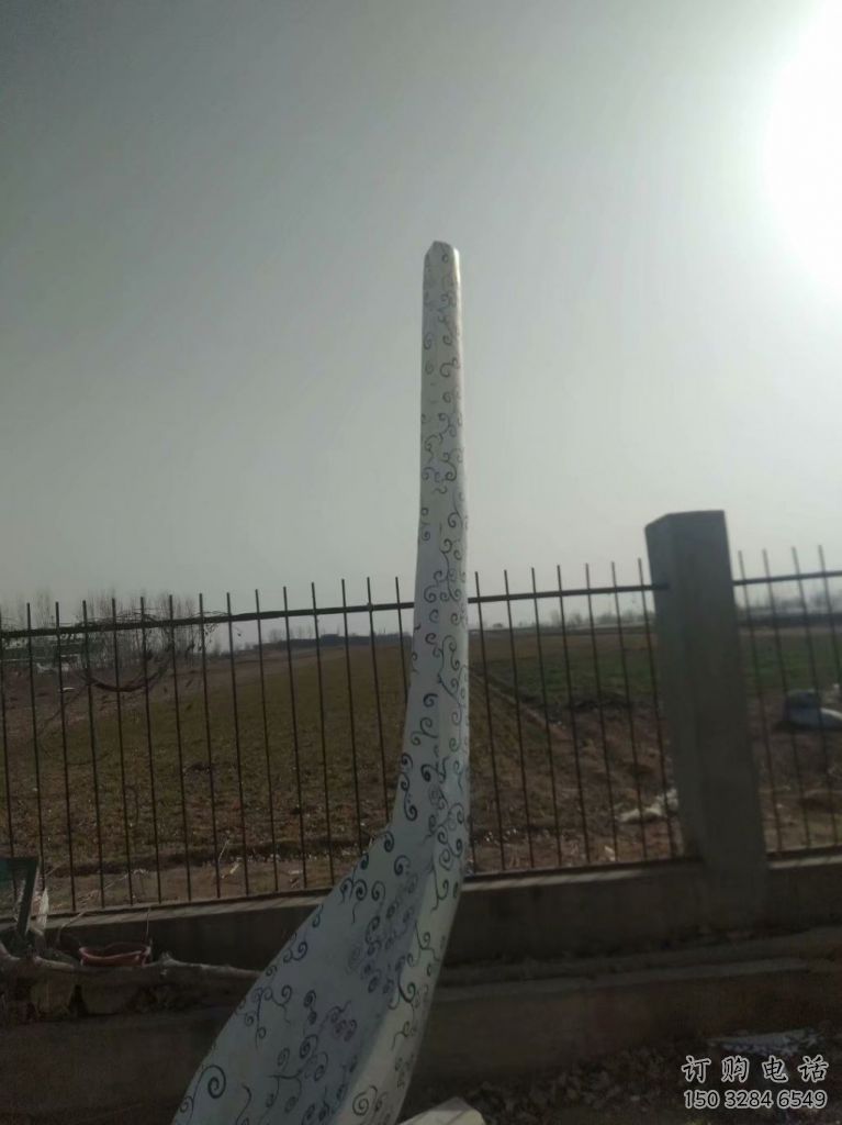 街頭湯匙雕塑廠家 大型別墅區(qū)擺件 烤漆不銹鋼湯匙雕塑廠 街頭湯匙雕塑廠家 大型別墅區(qū)擺件 烤漆不銹鋼湯匙雕塑廠