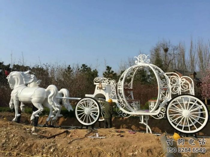鏤空馬車雕塑廠家 園林小品 住宅小區(qū)不銹鋼馬車雕塑廠