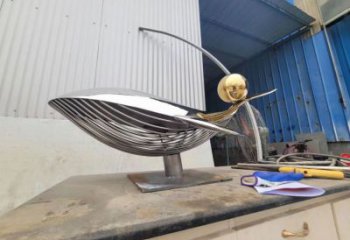 中式頂球雕塑廠家 現代創(chuàng)意小品 游樂場不銹鋼頂球雕塑廠