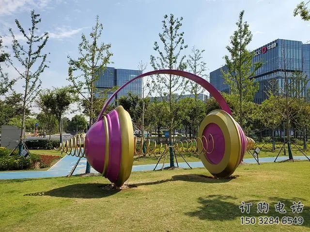 大型耳麥雕塑廠家 公園廣場小品 創(chuàng)意不銹鋼耳麥雕塑加工廠 大型耳麥雕塑廠家 公園廣場小品 創(chuàng)意不銹鋼耳麥雕塑加工廠
