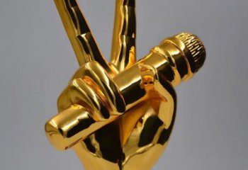 電鍍?cè)捦驳袼軓S家 戶(hù)外園林?jǐn)[件 大型不銹鋼話筒雕塑廠