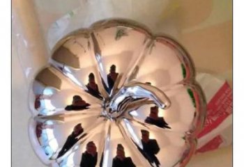 戶外南瓜雕塑廠家 廣場(chǎng)小品 鏡面不銹鋼南瓜雕塑制作