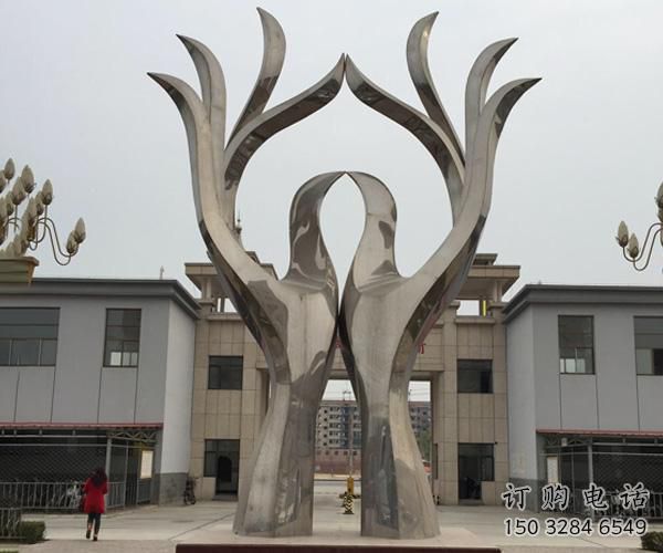 異形心形雕塑廠家 現(xiàn)代校園小品 校園不銹鋼心形雕塑廠 異形心形雕塑廠家 現(xiàn)代校園小品 校園不銹鋼心形雕塑廠