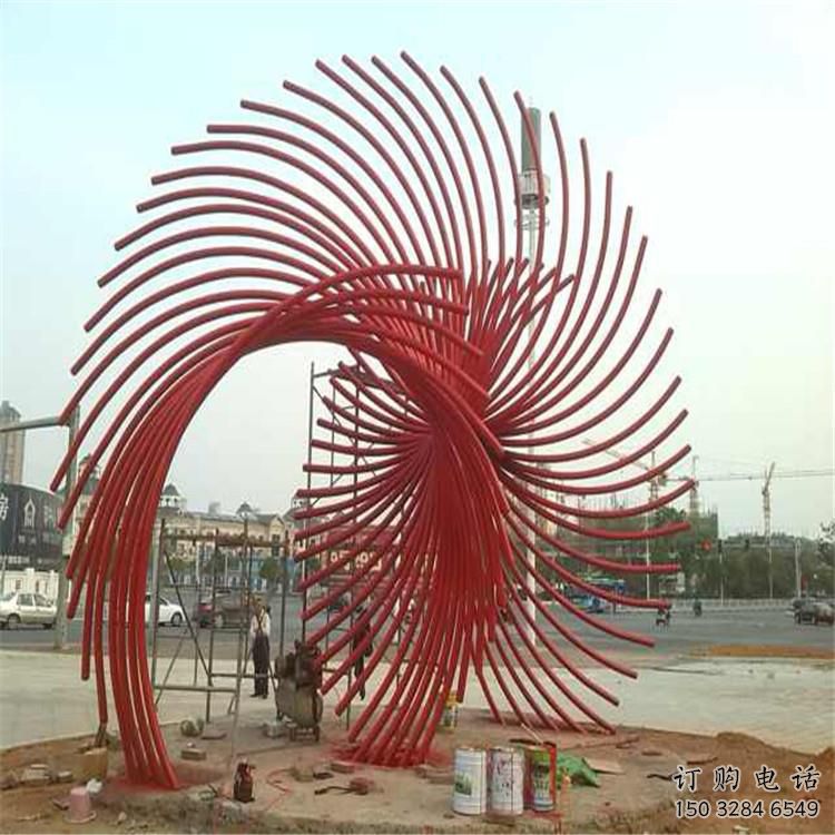 拉絲鳳羽雕塑廠家 鏤空創(chuàng)意擺件 別墅區(qū)不銹鋼鳳羽雕塑廠 拉絲鳳羽雕塑廠家 鏤空創(chuàng)意擺件 別墅區(qū)不銹鋼鳳羽雕塑廠