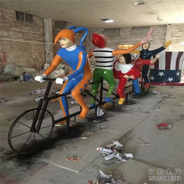 街頭騎車人雕塑廠家 大型別墅區(qū)擺件 彩繪不銹鋼騎車人雕塑