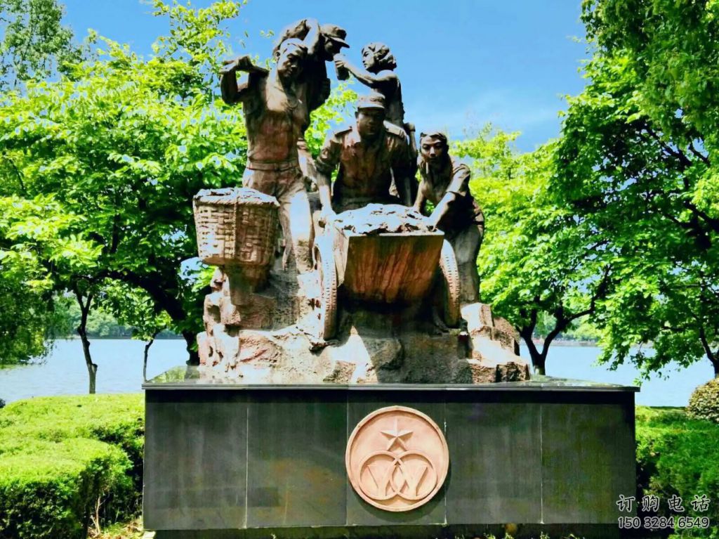 農(nóng)村擁軍雕塑廠家 草地擺件 烤漆擁軍雕塑制作 農(nóng)村擁軍雕塑廠家 草地擺件 烤漆擁軍雕塑制作