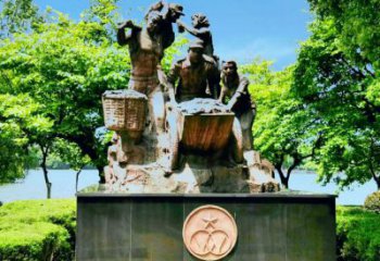 農(nóng)村擁軍雕塑廠家 草地擺件 烤漆擁軍雕塑制作