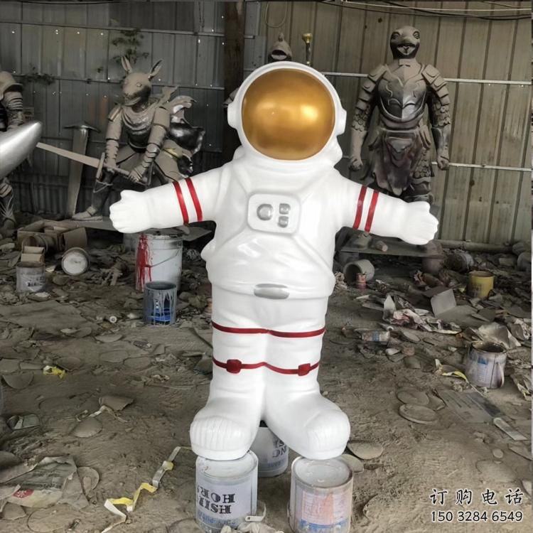 街道太空人雕塑廠家 現(xiàn)代擺件 鏡面太空人雕塑廠 街道太空人雕塑廠家 現(xiàn)代擺件 鏡面太空人雕塑廠